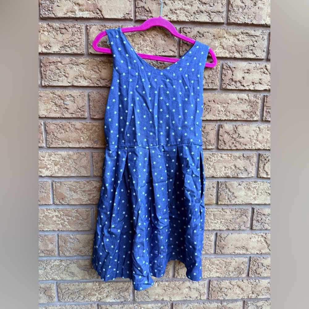 4/$25 •Special Occasion Star‎ Print Dress